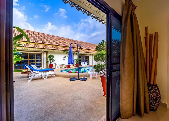 Siam Court Hotel And Resort
